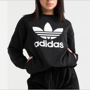Adidas sweatshirt with pockets